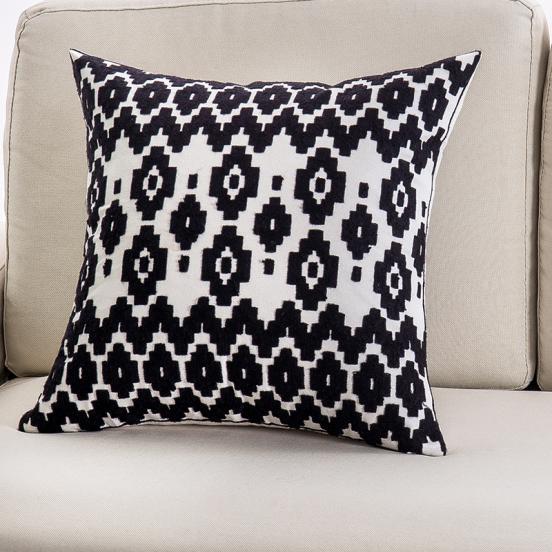 Fashion Personalized Embroidery Couch Pillow