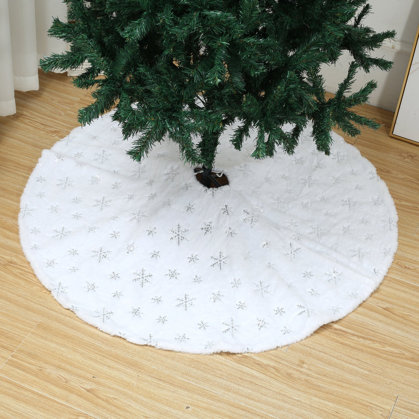 SINT 48 Inch Large White Chritsmas Tree Skirt with Silver Snowflake