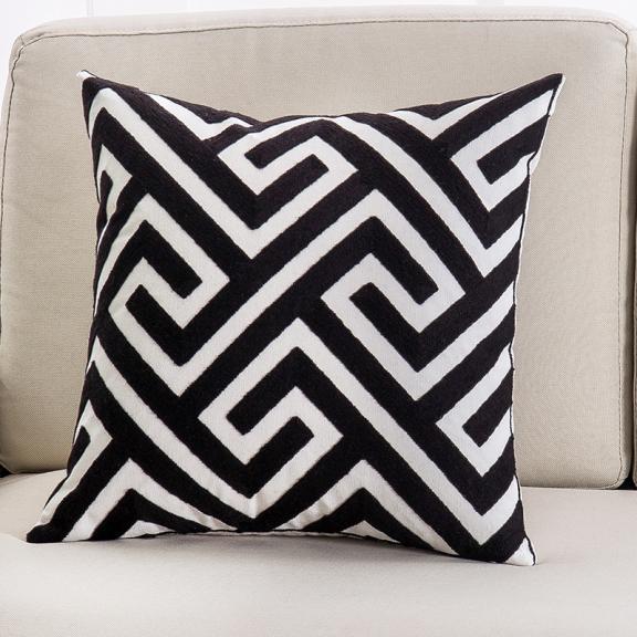 Fashion Personalized Embroidery Couch Pillow