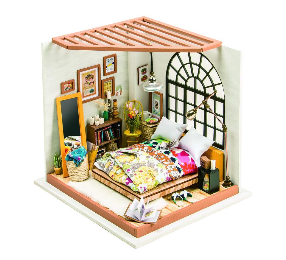 DIY 3D Wooden Puzzle Miniature House: Alice's Dreamy Bedroom